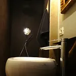 Lo